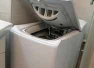 Prodavam Pokuknina Poradi Selidba