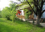 Викенд куќа се продава 