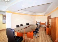 Se Izdava Luksuzno Namesten Deloven Prostor Vo Str