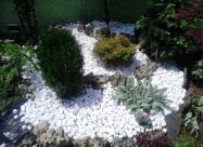 БЕЛИ ДЕКОРАТИВНИ КАМЧИЊА