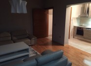 Moderno Opremen, Renoviran Stan Od 57m, Do Vero Ce