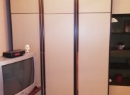 Prodavam Plakar So Vitrina I Mesto Za Tv.