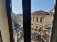 ЕКСКЛУЗИВНО!  Се издава куќа во строгиот центар на