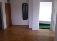 Prodavam Trosoben Stan Klanica 07797501#