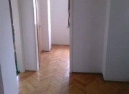 Prodavam Trosoben Stan Klanica 07797501#