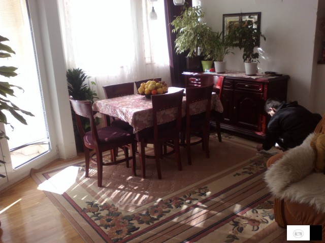 Prodavam Trosoben Stan Vo Strog Centar Na Ohrid