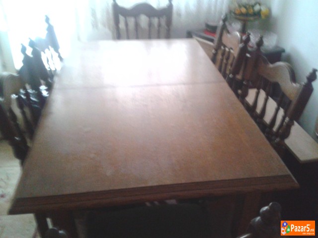 Продавам плакари со трпезариска маса и 6 столици