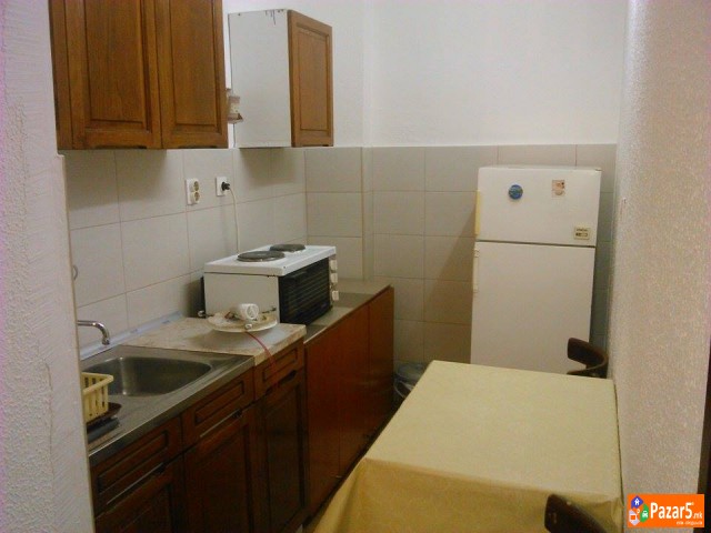 Издавам стан во Автокоманда