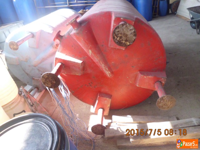 продавам полиестерски резервоари