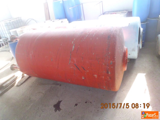 продавам полиестерски резервоари