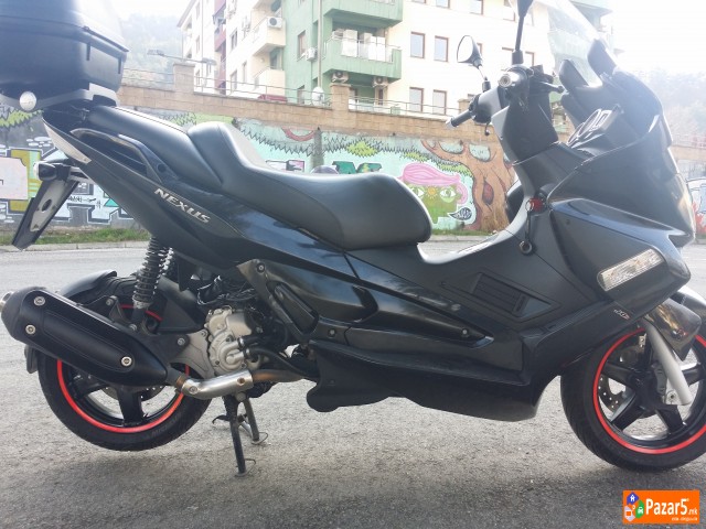 Gilera Nexus 250ie *staklo* Itno