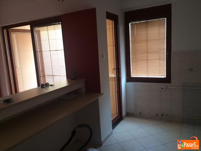 Se Prodava Preubav 3soben Komplet Renoviran Stan V