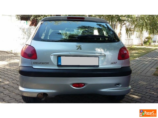 Продавам Peugeot 206 од 2004 год. со 80.000км
