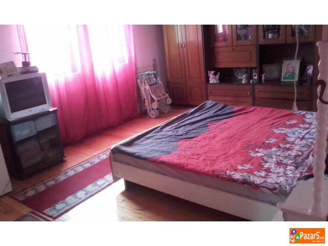 ИТНО ПРОДАВАМ КУЌА СО ДУЌАН НА ОДЛИЧНА ЛОКАЦИЈА!