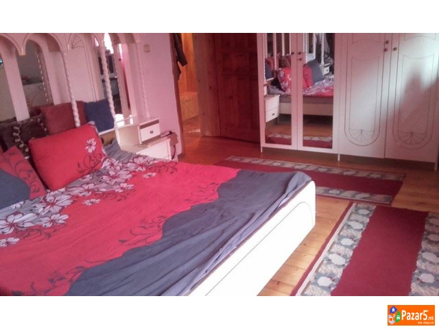 ИТНО ПРОДАВАМ КУЌА СО ДУЌАН НА ОДЛИЧНА ЛОКАЦИЈА!