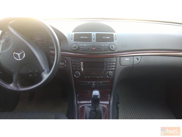 Mercedes E 220 2004 God