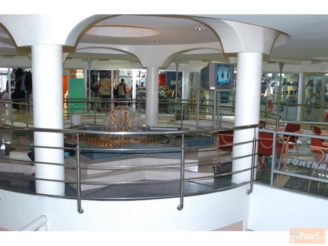 Se Prordava Trgovskiot Cenatr Coma Mol Struga