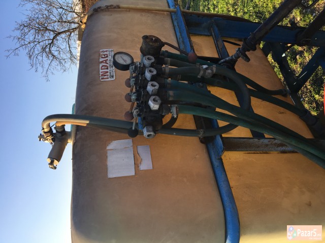 Се продав трактор и приклучна механизација