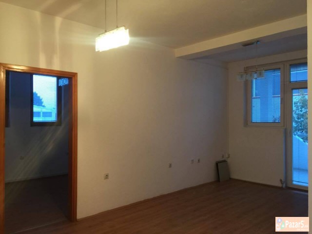 Деловен објект (магацин/ канцеларии/ хала/ изложбе