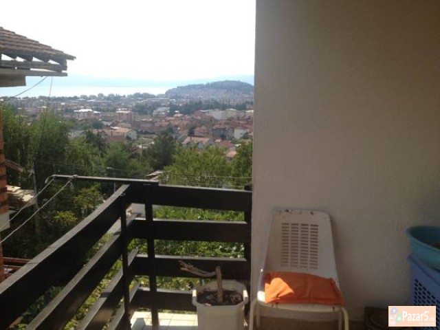 Se Izdava Sprat Od Kuka Vo Ohrid