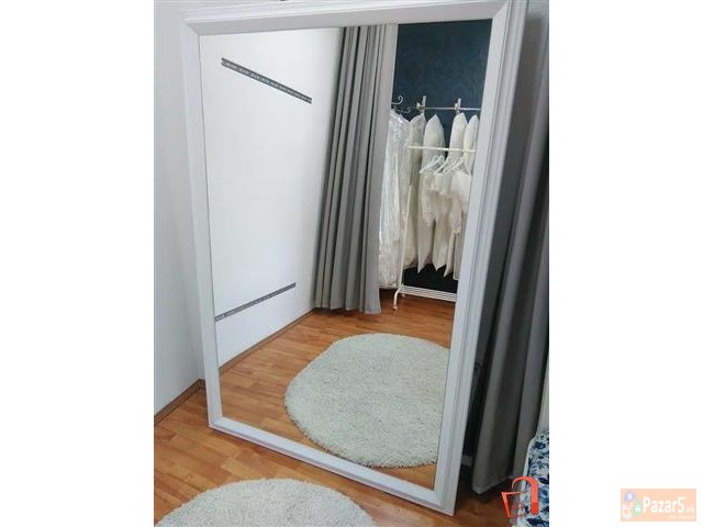 НОВО ОГЛЕДАЛО