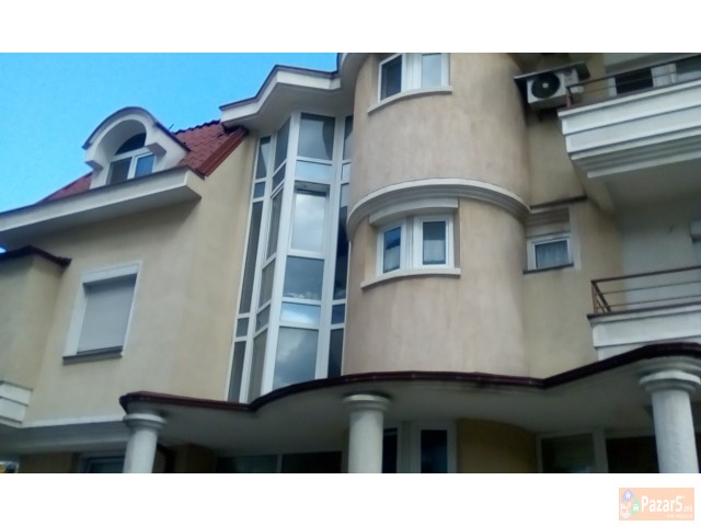 Prodavam 2 Parking Mesta Po 800e