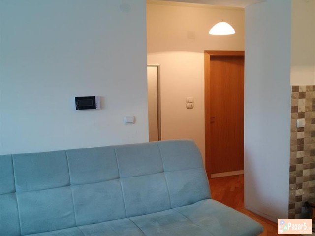 СЕ ИЗДАВА ДВОСОБЕН СТАН ВО ЦЕНТАР