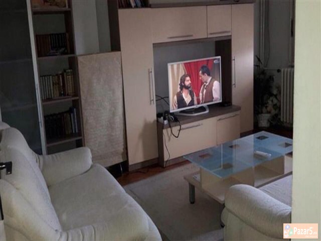 Se Izdava Dvosoben Stan Vo Centar