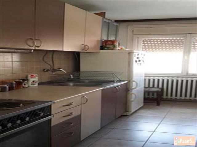 Se Izdava Dvosoben Stan Vo Centar