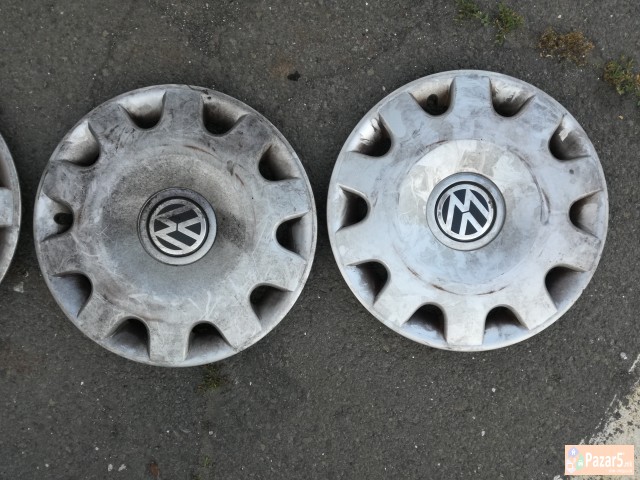 Продавам 4 оригинални Vw раткапни 15ки