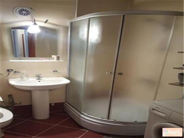 Se Iznajmuva Trosoben Stan Vo Kapishtec