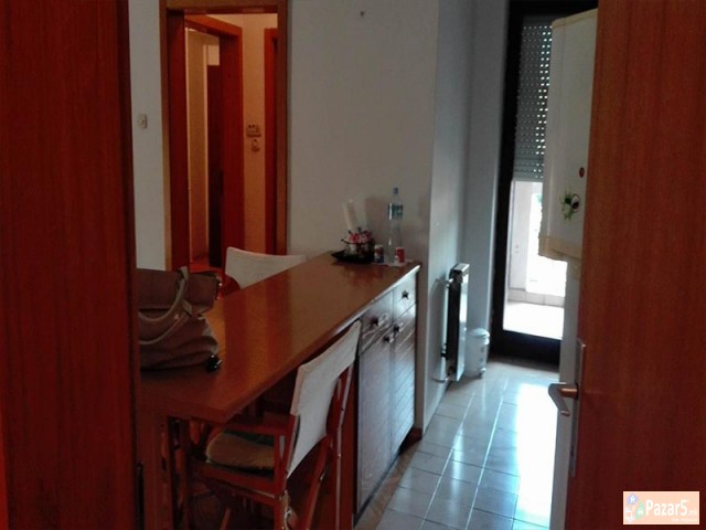 Se Iznajmuva Dvosoben Stan Vo Centar