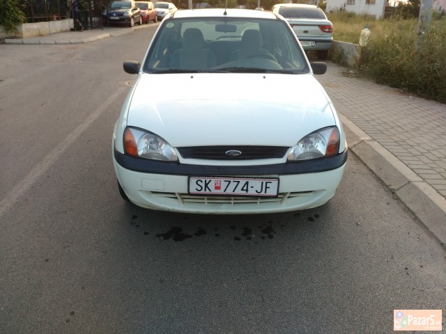 FORD FIESTA 1.3 -so 132.800km prva boja