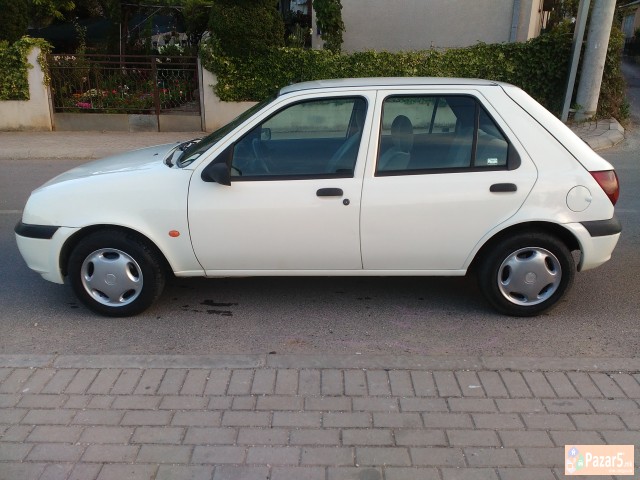 Ford Fiesta 1.3 -so 132.800km Prva Boja