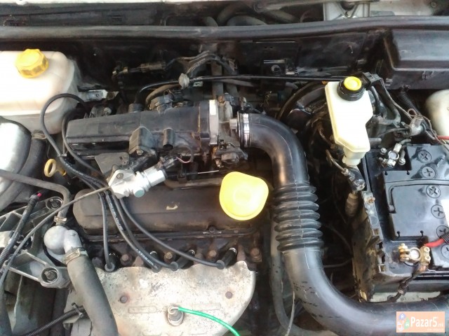 Ford Fiesta 1.3 -so 132.800km Prva Boja