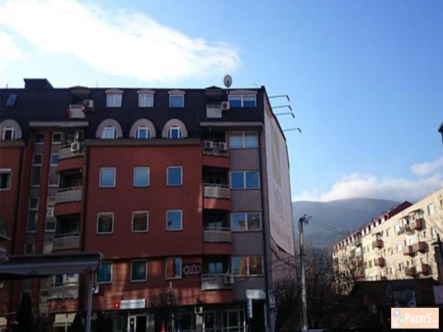 Se Iznajmuva Trosoben Stan Vo Kapishtec