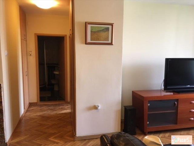 СЕ ИЗДАВА ТРОСОБЕН СТАН ВО ЦЕНТАР