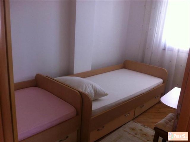 СЕ ИЗДАВА ТРОСОБЕН СТАН ВО ЦЕНТАР