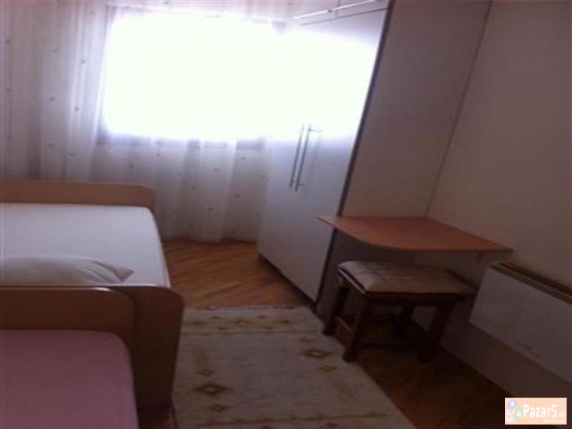 СЕ ИЗДАВА ТРОСОБЕН СТАН ВО ЦЕНТАР