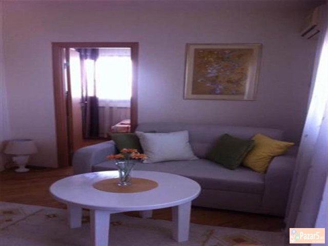 СЕ ИЗДАВА ТРОСОБЕН СТАН ВО ЦЕНТАР