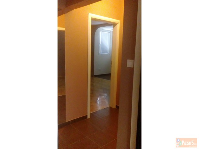 Se Prodava Kompletno Renoviran Stan