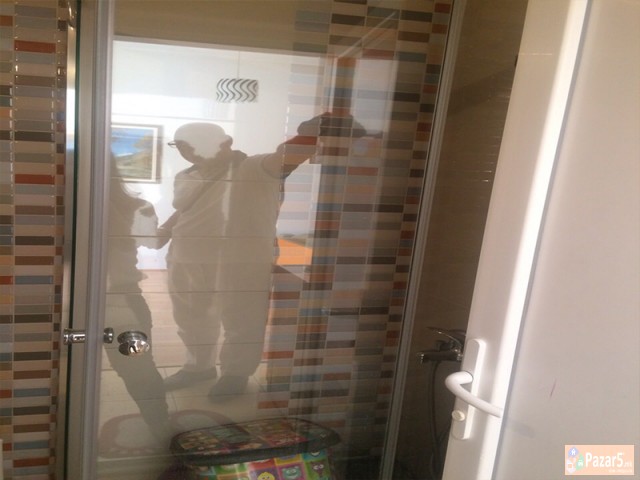 СЕ ИЗДАВА ТРОСОБЕН СТАН ВО ЦЕНТАР/УНИВЕРЗАЛНА САЛА