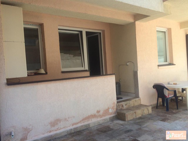 СЕ ИЗДАВА ТРОСОБЕН СТАН ВО ДЕБАР МААЛО