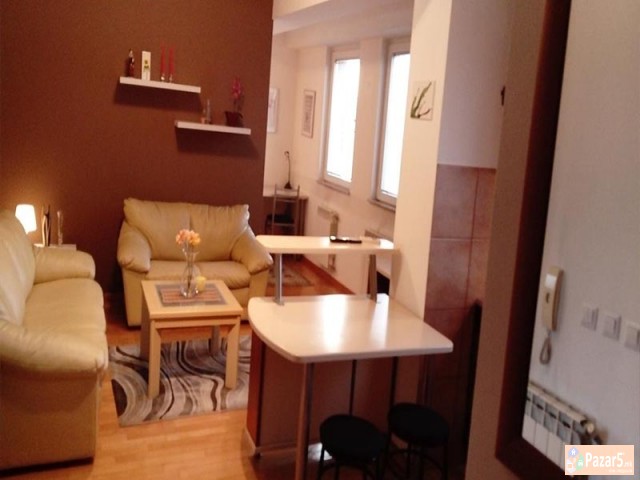 СЕ ИЗДАВА ДВОСОБЕН СТАН ВО ЦЕНТАР/РАМСТОР