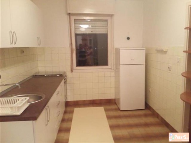 СЕ ИЗДАВА ТРОСОБЕН СТАН ВО НОВО ЛИСИЧЕ