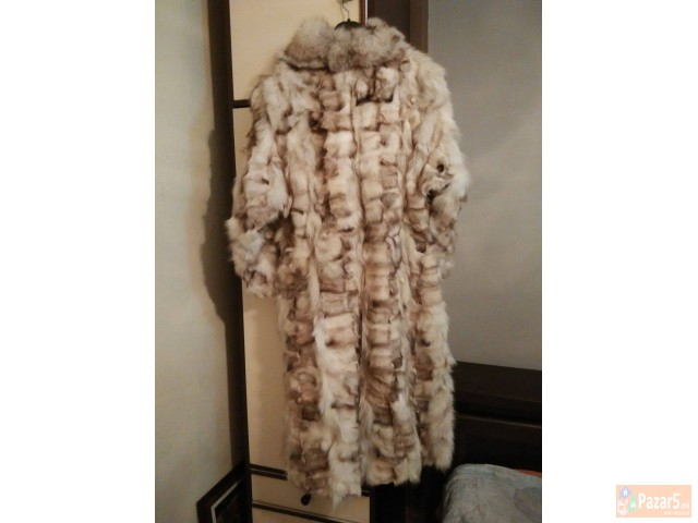 Se Prodava Bunda Od Krzno Od Lisica 