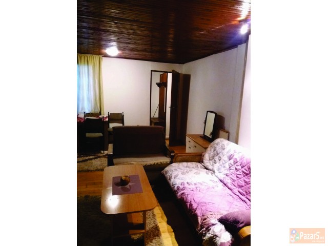 Издавам кат од куќа