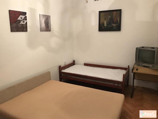 СЕ ИЗДАВА ТРОСОБЕН СТАН ВО АЕРОДРОМ