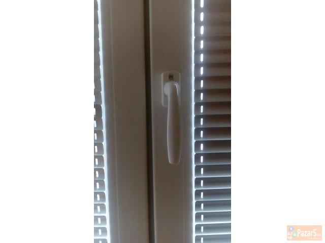 Se Prodava Kompletno Renoviran Stan