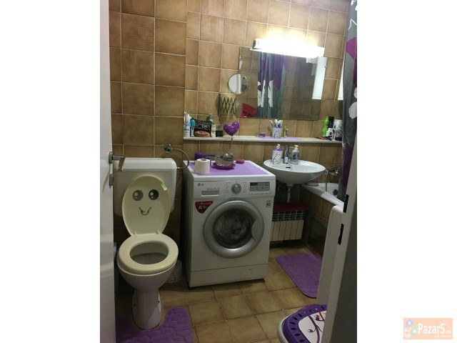 Реновиран трособен стан во Центар